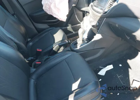 2020 Chevrolet Trax Fwd Lt z USA, uszkodzony, nr VIN KL7CJLSB0LB029045